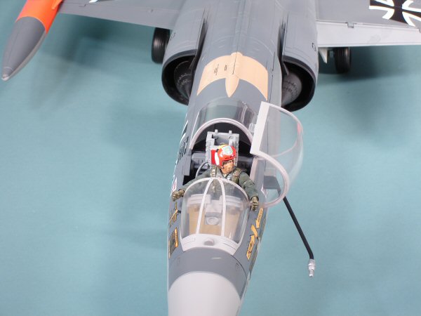 21c_f-104g_2.jpg