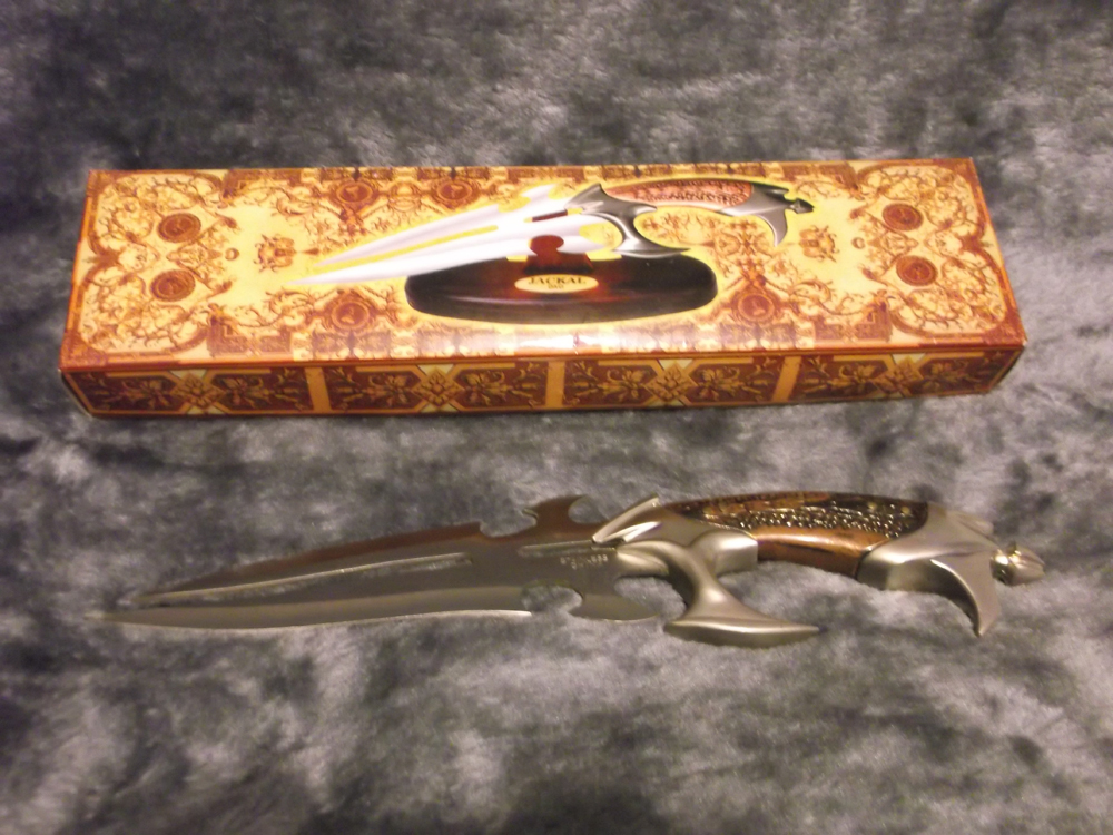 FANTASY BLADE JACKAL [BUFFY].JPG