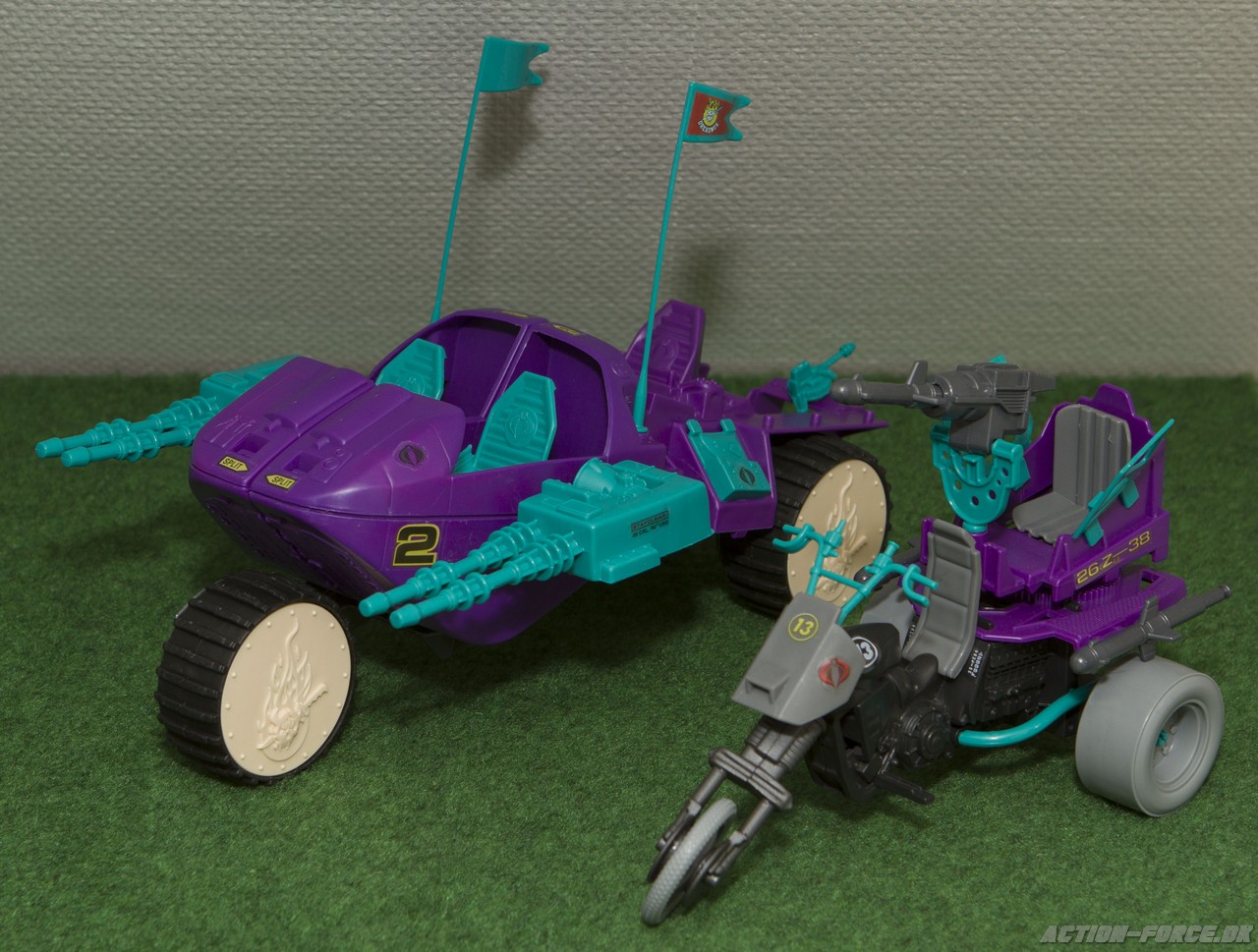 2004con_vehicles.jpg