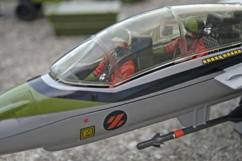 Silver Striker Pilots 03.jpg
