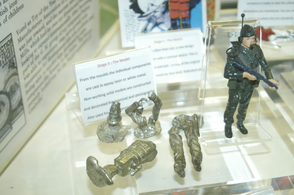 Bob Brechin & Brian Turner exhibition - Example model and parts.jpg