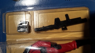 Gloss black pre production weapon and ammo.