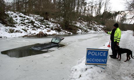 Car-goes-through-frozen-c-001.jpg