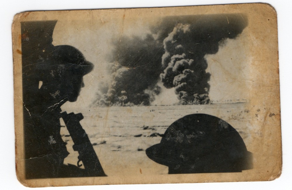Western Desert with 2 tommies.jpg